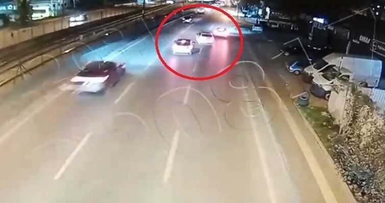 Bursa’nın Yıldırım ilçesinde, Ankara Caddesi’nde meydana gelen bir kaza, ehliyetsiz