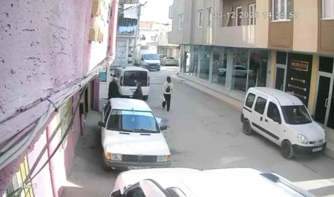 Bursa’nın Yıldırım ilçesinde meydana gelen olayda, ekmek dağıtımı yapan kamyonetin