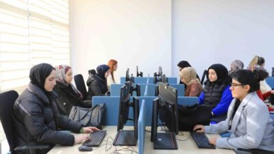 Elazığ Belediyesi’nin yürüttüğü ‘Bugünün gençleri geleceğin meslekleri’ projesi, gençlere ve