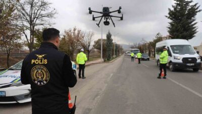 Elazığ’da, polis ekipleri tarafından drone yardımıyla gerçekleştirilen trafik denetimleri sonucunda