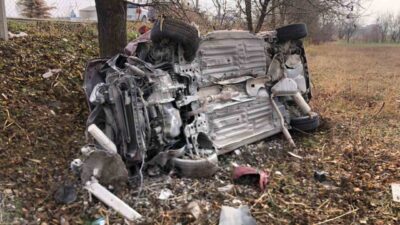 Elazığ’da bir sürücü, direksiyon hakimiyetini kaybederek otomobilini şarampole sürdü ve