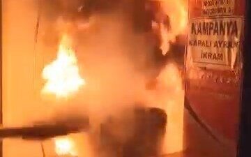 Elazığ’da İzzetpaşa Mahallesi’nde bulunan Köfteciler Sokak’ta meydana gelen yangın, bir