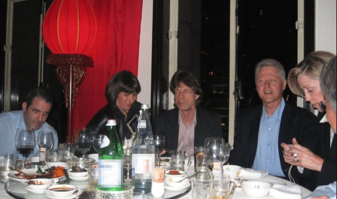 ABD Adalet Bakanlığı’nın yayınladığı belgeler, milyarder iş adamı Jeffrey Epstein’in