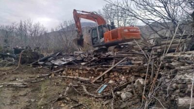Ermenek ilçesine bağlı Karaman’da, sabah saatlerinde meydana gelen bir yangın