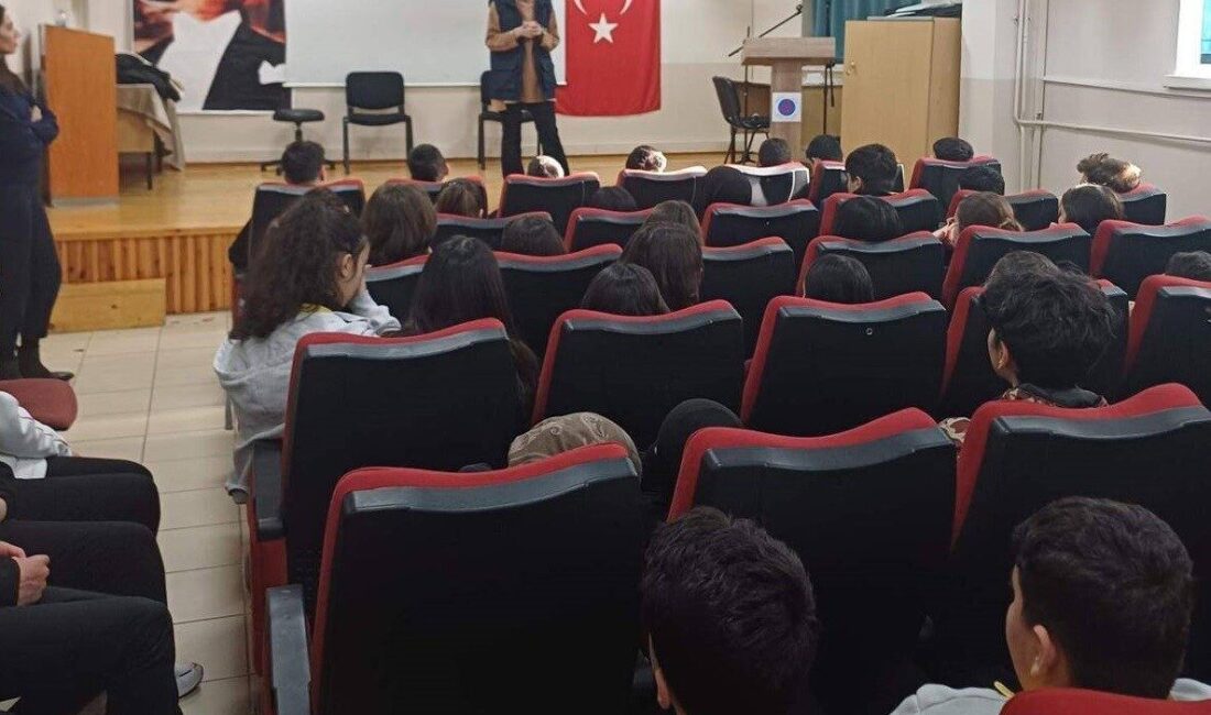 Erzincan Anadolu Lisesi’nde, Erzincan İl Emniyet Müdürlüğü Siber Suçlarla Mücadele