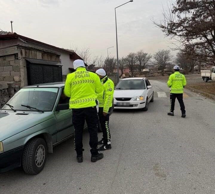 Erzincan Emniyet Müdürlüğü, öğrencilerin güvenli bir eğitim ortamında bulunmalarını sağlamak