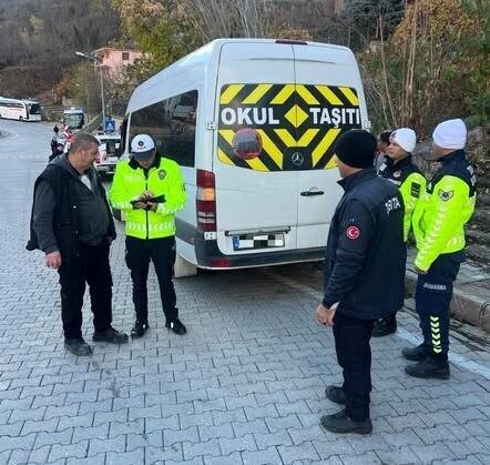 Erzincan İl Emniyet Müdürlüğü tarafından koordine edilen “Servis Araçları Denetleme