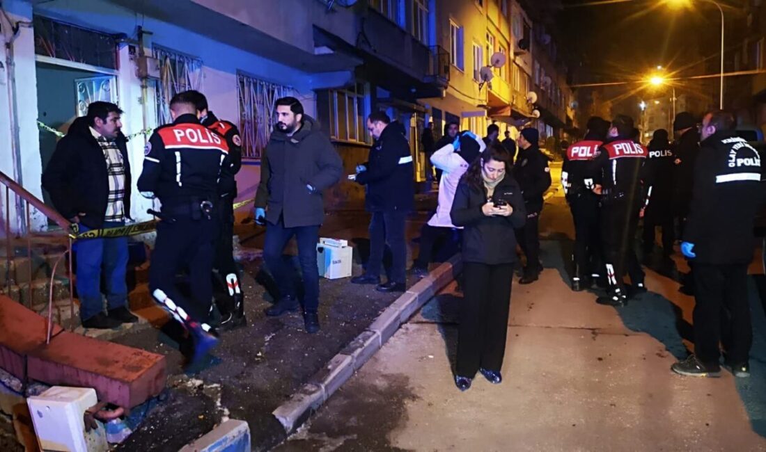 Erzurum’un Yakutiye ilçesinde yaşanan bir kavgada bir kişi baltayla ağır