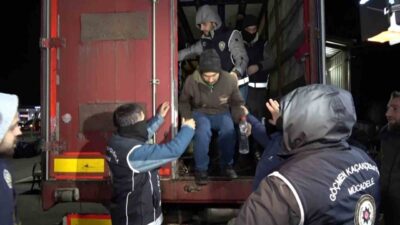 Erzurum’da Emniyet Müdürlüğü tarafından kent genelinde gerçekleştirilen güvenlik uygulamalarında Emniyet