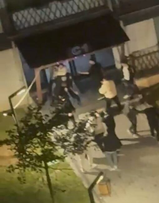 Esenyurt, İstanbul’da dün akşam yaşanan olayda, bir sitede iki grup