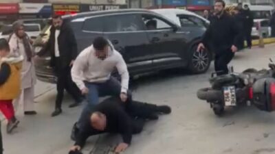 Esenyurt’ta trafik akışını engellediği sırada başka bir sürücüyle yol üzerinde
