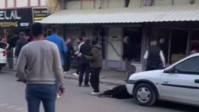 Adıyaman’ın Kahta ilçesinde, bir adamın boşanma sürecindeki eşini kızının önünde