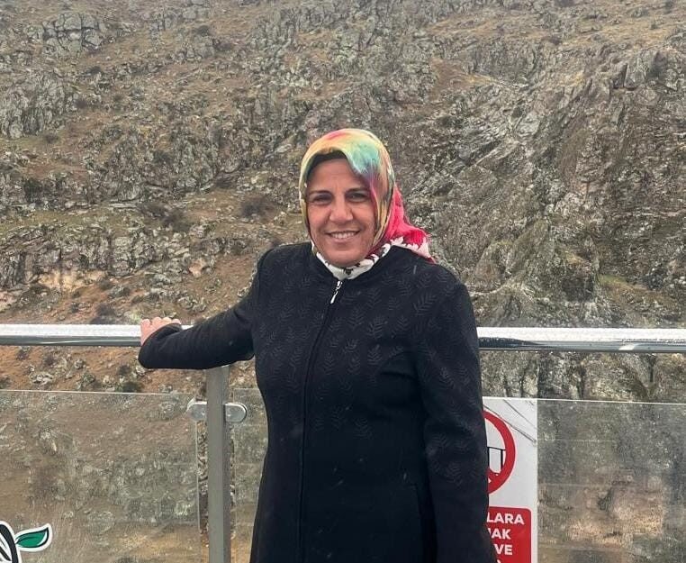 Besni ilçesinde meydana gelen olayda, eşini ve bacanağını öldürdüğü iddia