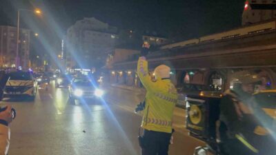 Eskişehir’de polis tarafından gerçekleştirilen asayiş ve trafik denetimlerinde 453 şahıs