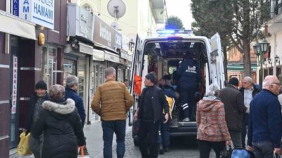 Eskişehir’de bir vatandaş, hamamda düşerek omzunu çıkardı ve hemen ambulansla