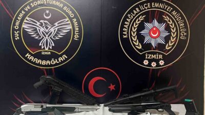 İzmir’in Karabağlar ilçesinde polis ekipleri tarafından bir adrese gerçekleştirilen operasyonda