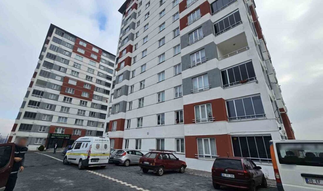 Melikgazi ilçesinde bir şahıs, ev taşımak için çağırdığı nakliyeciyle yaşadığı
