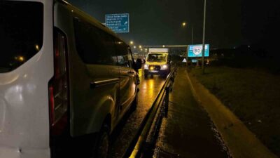 Eyüpsultan’da yoğun yağmur nedeniyle meydana gelen zincirleme kazada 7 araç