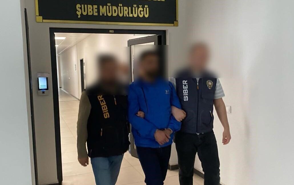 Dilovası ilçesindeki bir parfüm fabrikasındaki yangında ölenler için sosyal medyada