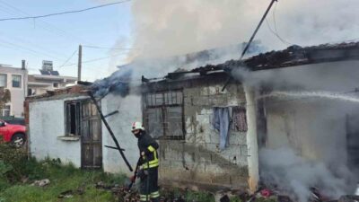 Fethiye ilçesindeki bir evde meydana gelen yangında 1 kişi dumandan