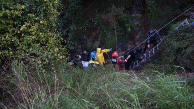 Fethiye’de, Taşyaka Mahallesi Adliye lojmanları yolunda meydana gelen kaza, otomobilin