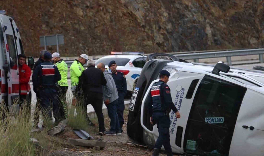 Fethiye ile Ortaca arasında sefer yapan bir yolcu minibüsü, yağmur