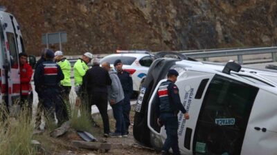 Fethiye ile Ortaca arasında sefer yapan bir yolcu minibüsü, yağmur