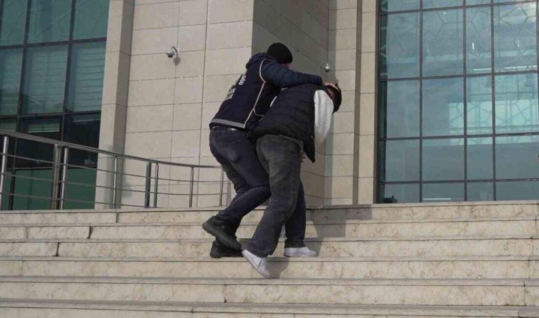 Kırıkkale’de geçtiğimiz günlerde bir gencin parasını zorla alıp kişisel görüntülerini