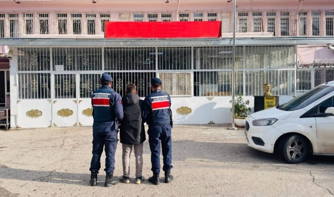 Gaziantep’te Jandarma ekipleri tarafından gerçekleştirilen operasyonlarda 37 kaçak göçmen ile