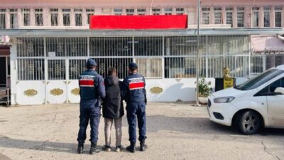Gaziantep’te Jandarma ekipleri tarafından gerçekleştirilen operasyonlarda 37 kaçak göçmen ile