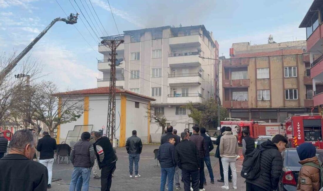 Gaziantep’te 8 Şubat Mahallesi’nde bulunan 4 katlı bir apartmanın teras