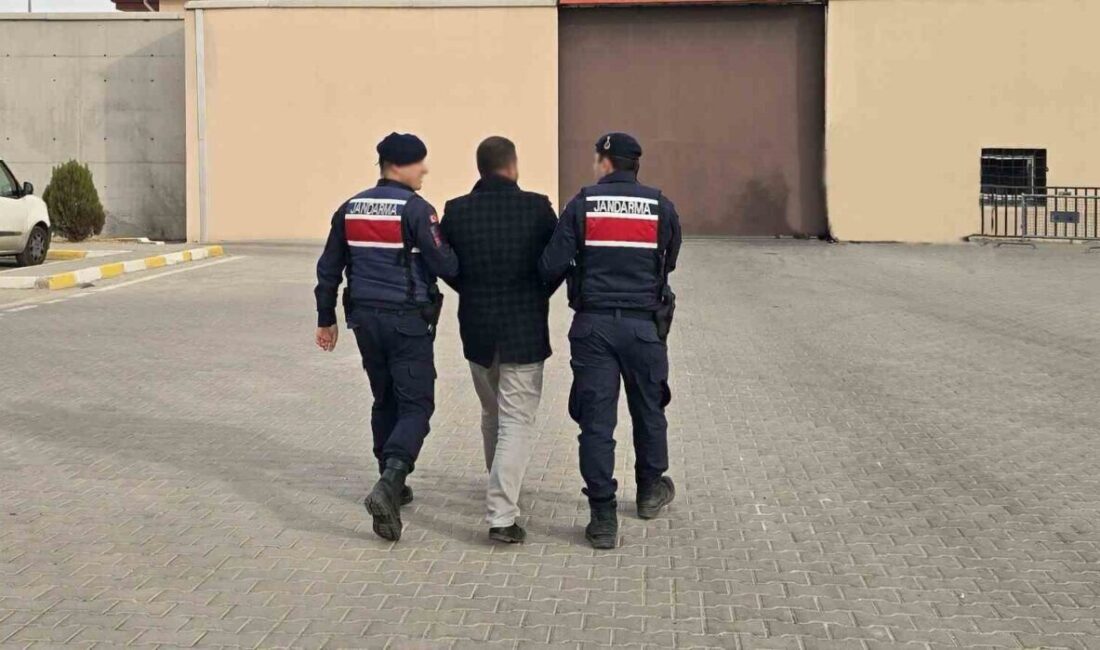 Gaziantep ilindeki üç suçlu, Gaziantep İl Jandarma Komutanlığı ve Cumhuriyet
