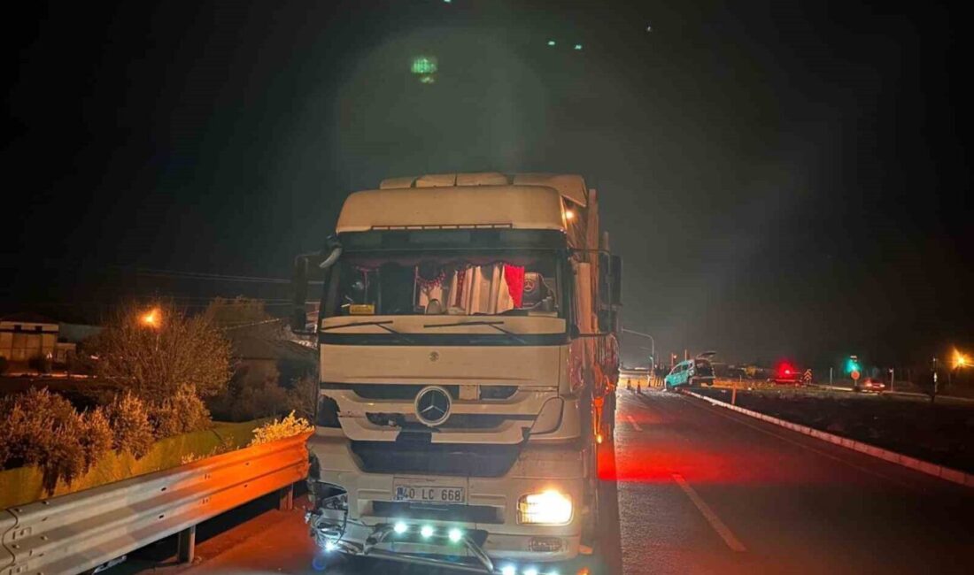 Gaziantep’in İslahiye ilçesinde meydana gelen trafik kazasında, tır ile hafif