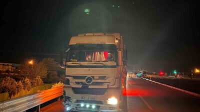 Gaziantep’in İslahiye ilçesinde meydana gelen trafik kazasında, tır ile hafif