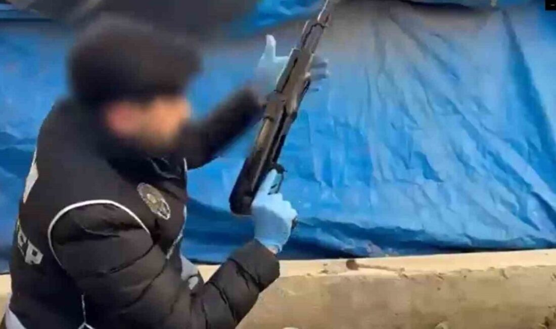 Gaziantep’te polis ekipleri, bir eve düzenledikleri operasyonda toprağa gömülü bir
