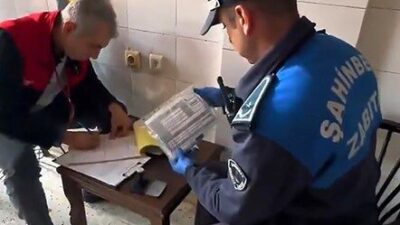 Gaziantep’te Şahinbey Belediyesi ekipleri, bir kasap dükkanında gerçekleştirdikleri denetimde kaçak