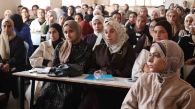 Gazze’de ateşkes ilan edilmesinin ardından Gazze İslam Üniversitesi’nde yüz yüze