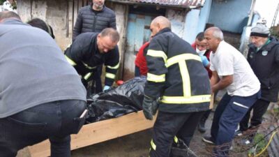Görele ilçesine bağlı Aydınlıkevler Mahallesi’nde meydana gelen yangında, 83 yaşındaki