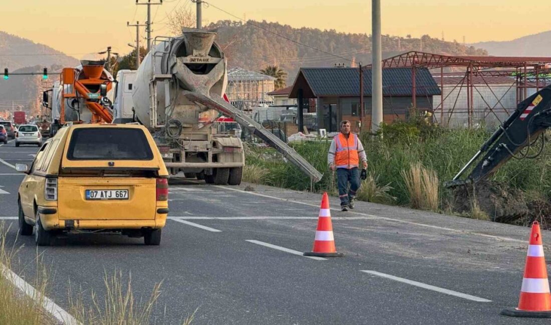 Muğla’nın Ortaca ilçesinde, karayolu üzerinde yürütülen kaldırım çalışmaları sırasında bir