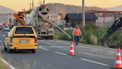 Muğla’nın Ortaca ilçesinde, karayolu üzerinde yürütülen kaldırım çalışmaları sırasında bir