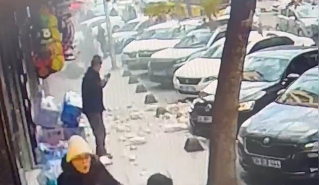 İstanbul Güngören’de bir bina faciası yaşandı. Mareşal Çakmak Mahallesi’nde bulunan