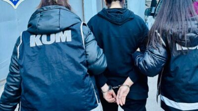Artvin’de, 12 yıl hapis cezası bulunan bir uyuşturucu suçlusunun Gürcistan’a