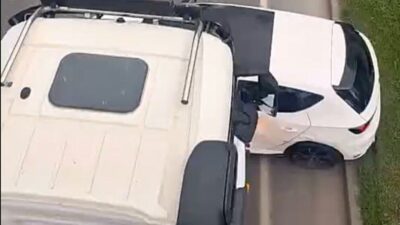 İzmir’in Bayraklı ilçesinde meydana gelen trafik kazasında, bir hafriyat kamyonunun