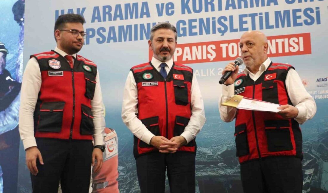 Sendikaların gücünü vurgulayan Hak İşçi Sendikaları Konfederasyonu (HAK-İŞ) Genel Başkanı