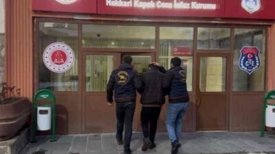 Hakkari İl Jandarma Komutanlığı ekipleri, aranan kişilerin tespiti ve yakalanmasına