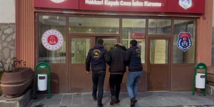 Hakkari İl Jandarma Komutanlığı ekipleri, aranan kişilerin tespiti ve yakalanmasına