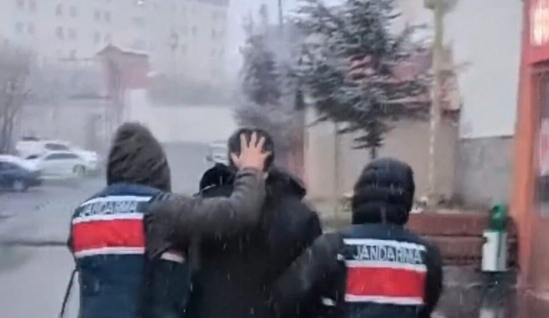 Hakkari’nin Yüksekova ilçesinde jandarma ekipleri tarafından gerçekleştirilen operasyonda, uyuşturucu ticareti