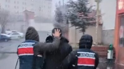 Hakkari’nin Yüksekova ilçesinde jandarma ekipleri tarafından gerçekleştirilen operasyonda, uyuşturucu ticareti