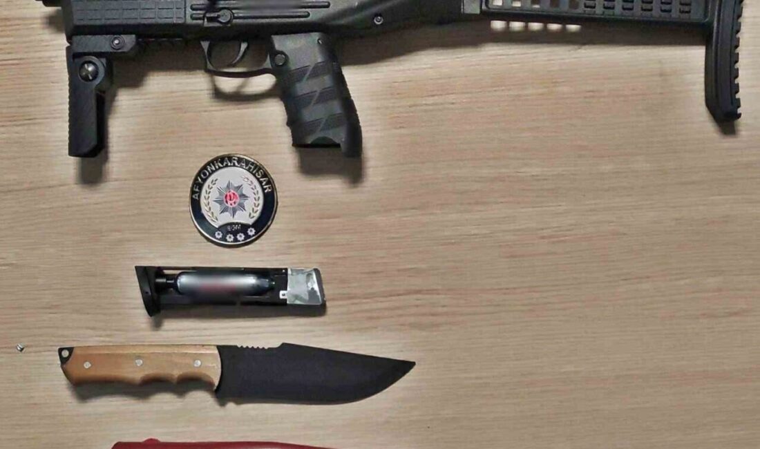 Afyonkarahisar’da yeni yıl öncesi gerçekleştirilen operasyonlarda, hapis cezası bulunan 20