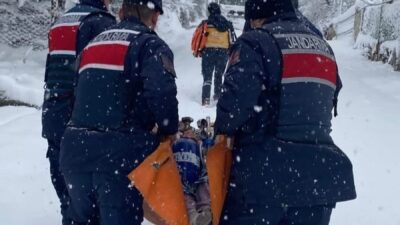 Karabük ilinde etkili olan yoğun kar yağışı sebebiyle Aşağıgüney köyünde